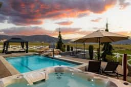 Heber Homestead: Pool, Hot Tub, Indoor Sport Court - Holiday Home - Image 2